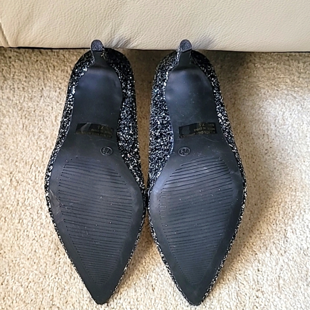 Shoes - Picture 4 of 4